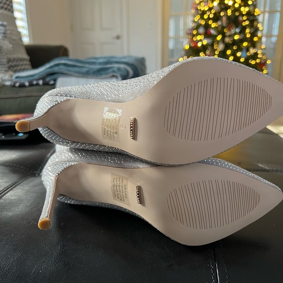 BILLINI-EMMALINE SILVER RHINESTONE BOOTS SIZE 9 NWOB - Picture 7 of 9